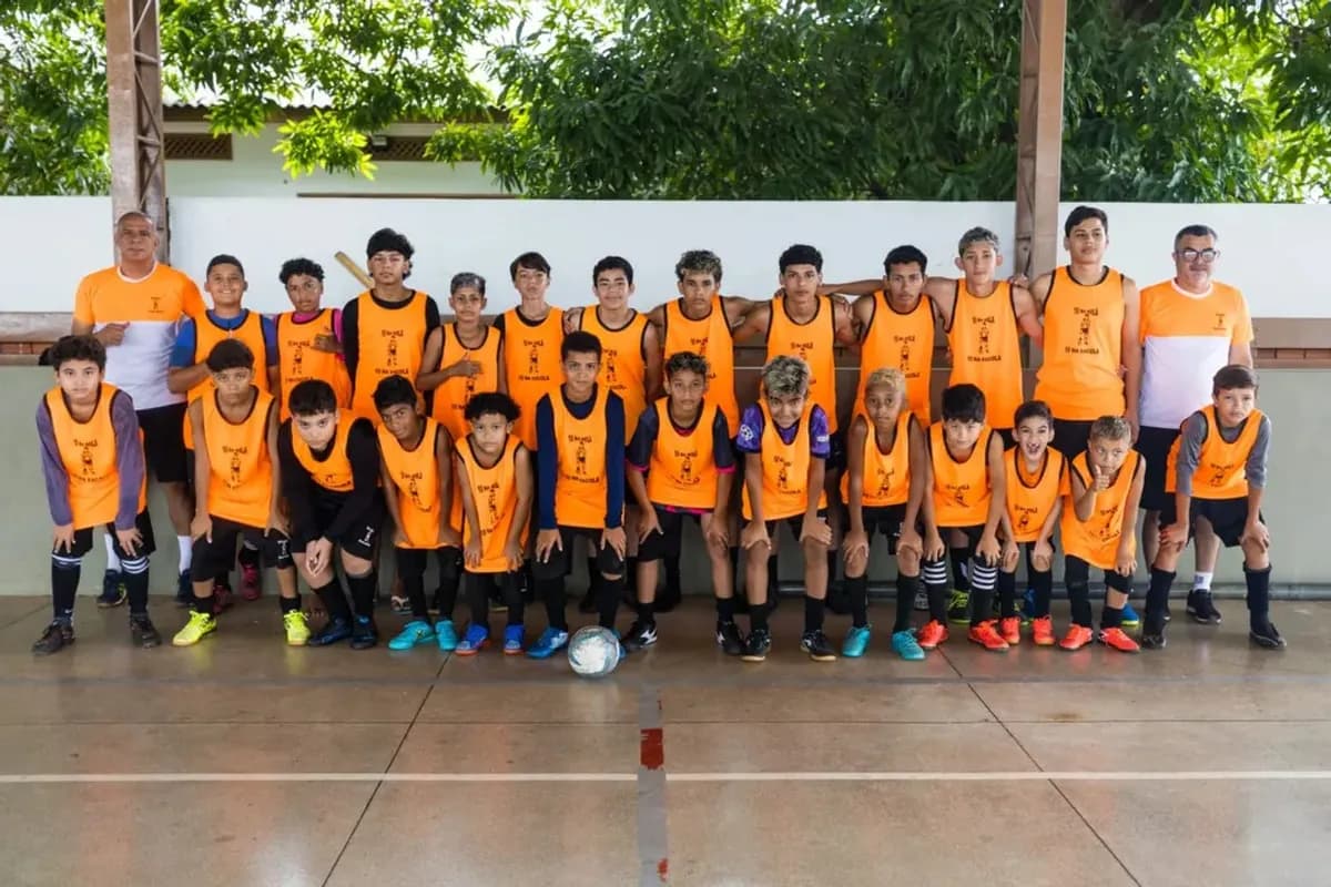 10 na Bola, 10 na Escola